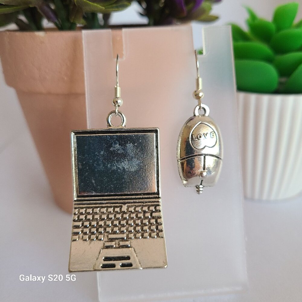 Handmade‎ Computer & Mouse Charms Silver Tone Dangle Earrings NWOT Ladies
